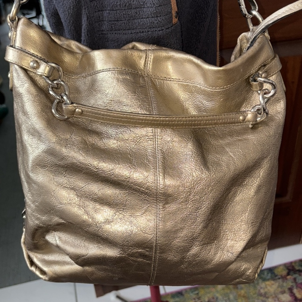 Coach  Brooke leather shoulder bag metallic gold/silver   13.5”h  Silvertone
Har